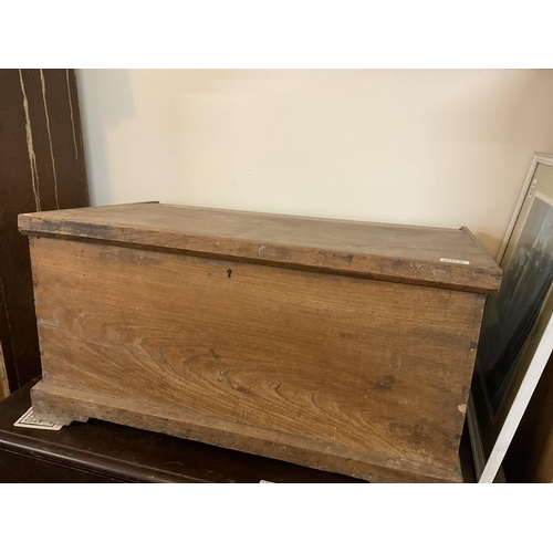 662 - EARLY ELM LINEN BOX WITH FITTED DRAWERS WORMED
30 X 18