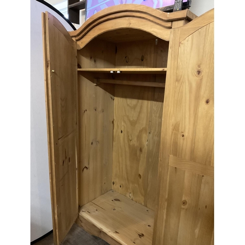 675 - MEXICAN PINE ALL HANGING DOUBLE WARDROBE
40 X 22