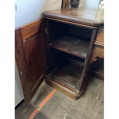 684 - VICTORIAN MAHOGANY BUTLERS SERVING SIDEBOARD WITH MIRROR BACK
72 X 25