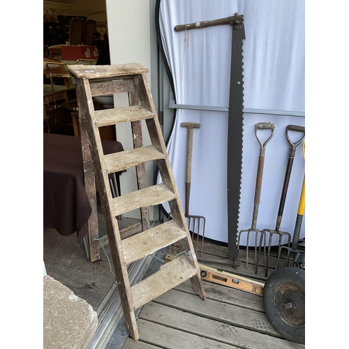 19 - WOODEN STEPS VINTAGE GARDEN TOOLS WHEELBARROW WHEEL