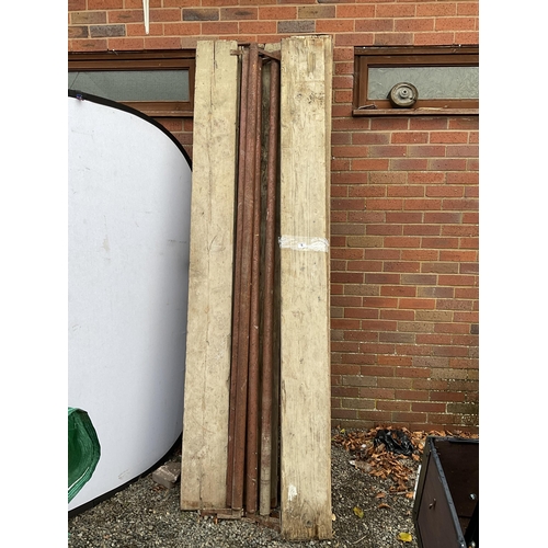 6 - QTY OF SCAFFOLDING BOARDS (X9 + 2 HALF'S) ETC
L 96