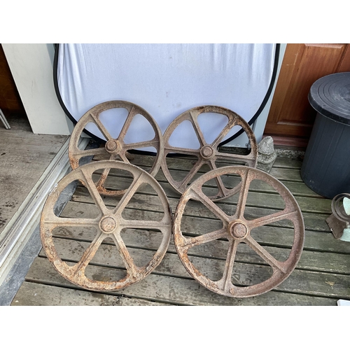 42 - 4 EARLY SHEPPARDS HUT CAST WHEELS
DIA 24