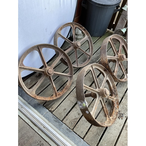 42 - 4 EARLY SHEPPARDS HUT CAST WHEELS
DIA 24