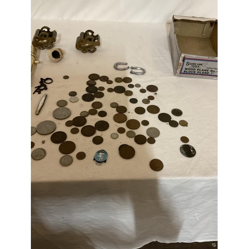 249 - SMALL BOX TO INCLUDE BRASS,
COINS, CAR MASCOT, ETC