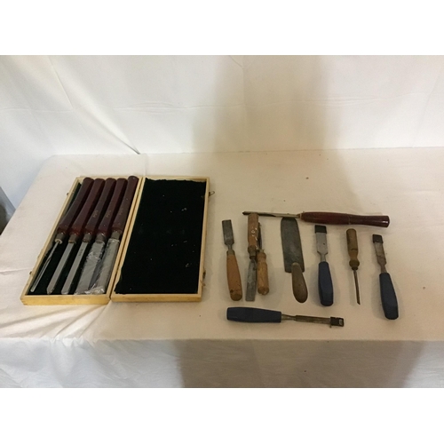 279 - QTY OF CARVING CHISELS ETC