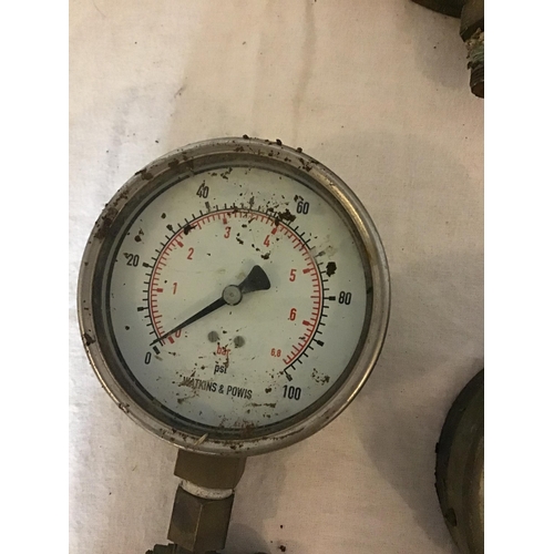 287 - 8 VINTAGE PRESSURE GAUGES