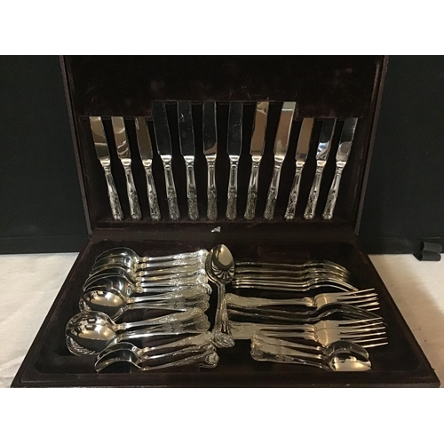 289 - CANTEEN OF CUTLERY