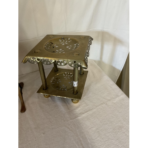 317 - BRASS FIRE SCREEN TRIVET AND KETTLE