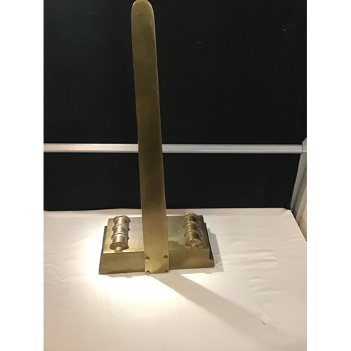 371 - LARGE HEAVY BRASS EASEL/STAND