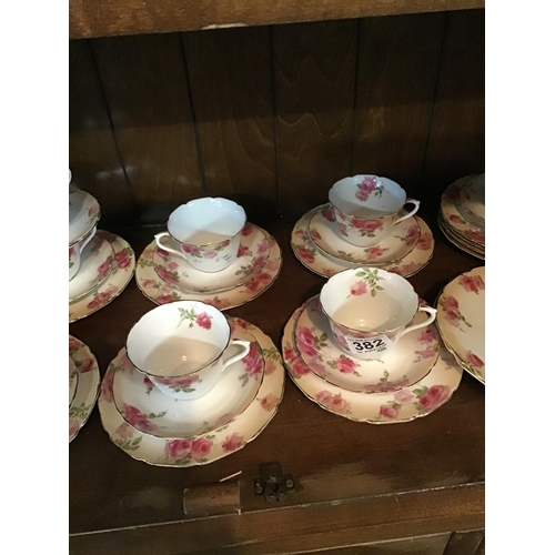 382 - VICT ROYAL DOULTON BONE CHINA TEA SET APPROX 35 PIECES