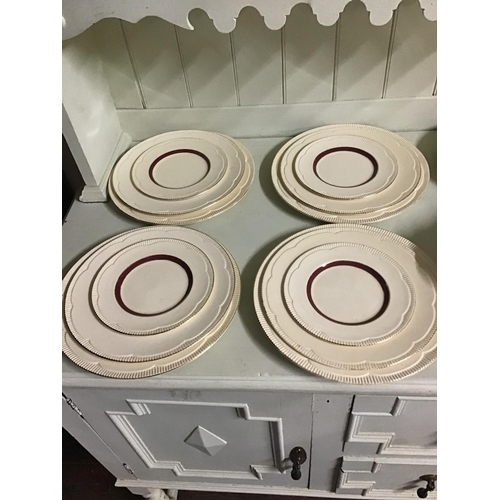 401 - CLARICE CLIFF NEWPORT DINNER SERVICE APPROX 37 PIECES (china only)