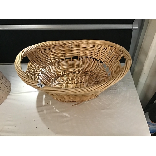 410 - WICKER LINEN BASKET SEAGRASS MAT AND LAMP SHADE