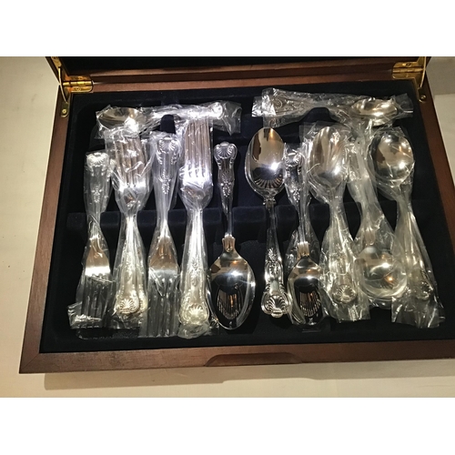 414 - KINGS PATTERN CANTEEN OF CUTLERY 44 PIECES