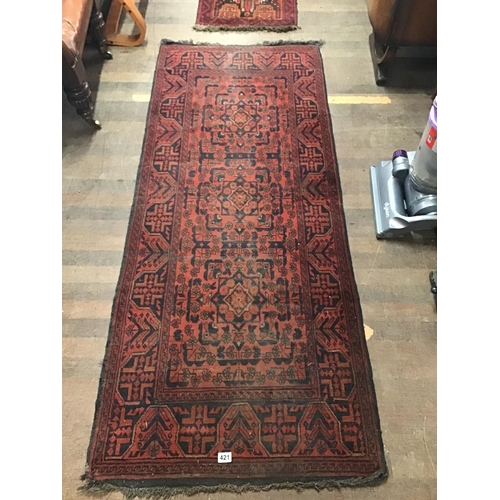 421 - VINTAGE PATTERNED CARPET 79 X 33