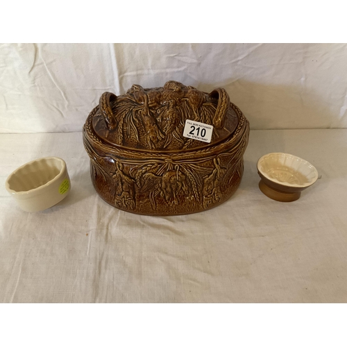 210 - PORTMEIRION GAME DISH AND 2 SMALL JELLY MOULDS