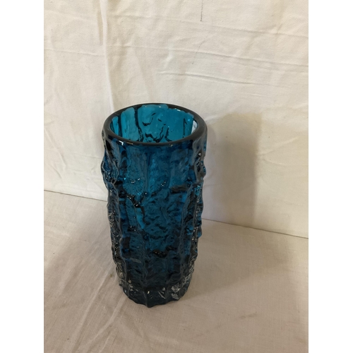 213 - VINTAGE WHITE FRYERS BLUE GLASS VASE
H 9