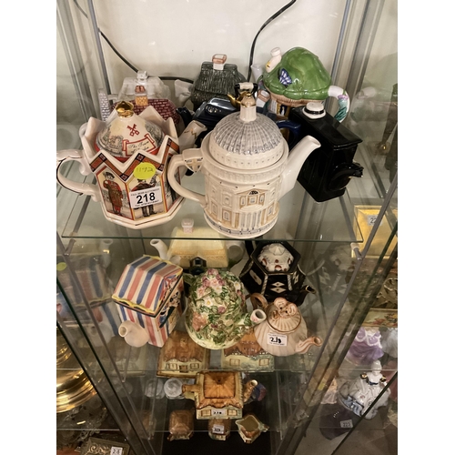 218 - LARGE QTY OF NOVELTY TEA POSTS COTTAGE WARE ITEMS ETC