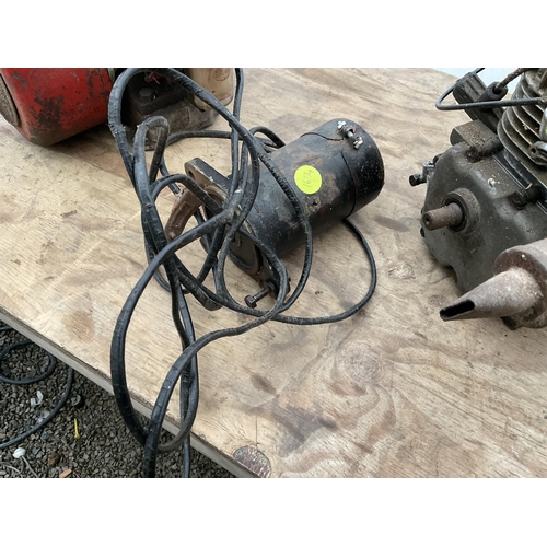 66 - 2 PETROL ENGINES A/F