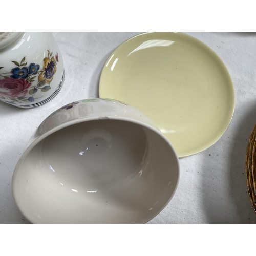 22 - 2 BOXES OF CHINA TO INCLUDE ROYAL ALBERT TEA PLATES (6), COUNTRY ROSE ETC
