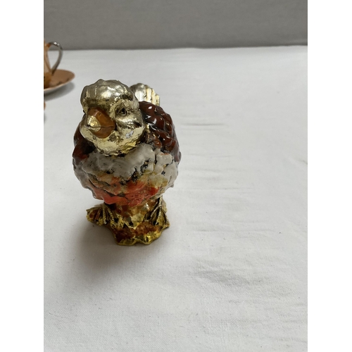 53 - 6 ORIENTAL CUPS & SAUCERS AND QTY CHINA BIRDS TO INCLUDE BESWICK ETC - A/F