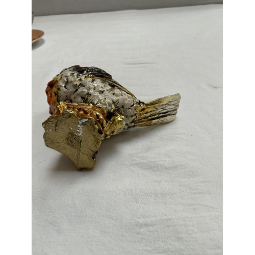 53 - 6 ORIENTAL CUPS & SAUCERS AND QTY CHINA BIRDS TO INCLUDE BESWICK ETC - A/F