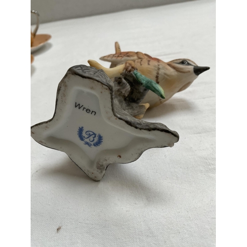 53 - 6 ORIENTAL CUPS & SAUCERS AND QTY CHINA BIRDS TO INCLUDE BESWICK ETC - A/F