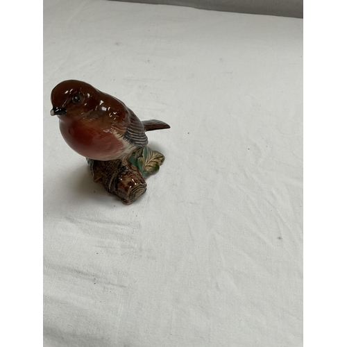 53 - 6 ORIENTAL CUPS & SAUCERS AND QTY CHINA BIRDS TO INCLUDE BESWICK ETC - A/F