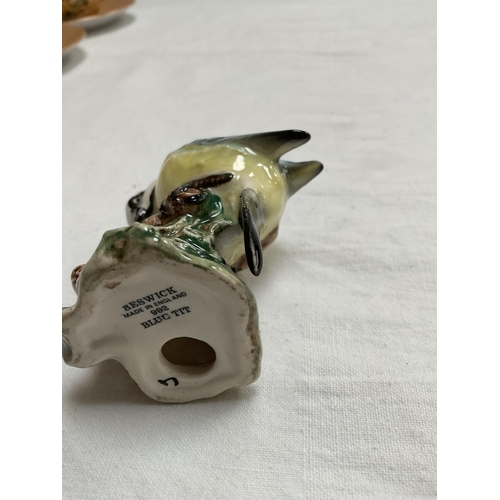 53 - 6 ORIENTAL CUPS & SAUCERS AND QTY CHINA BIRDS TO INCLUDE BESWICK ETC - A/F