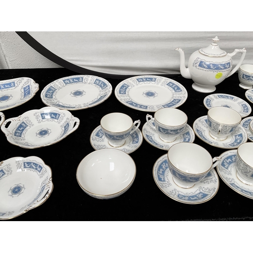 37 - COALPORT TEA & DINNER SERVICE REVELRY PATTERN - APPROX 34 PIECES