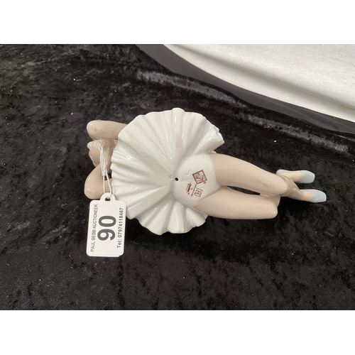 90 - 4 NAO BALLERINA FIGURES