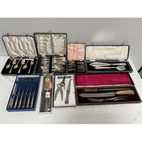 15 - QTY OF CASED CUTLERY TO INCLUDE CARVING SETS, FISH KNIVES, DESERT SPOONS ETC