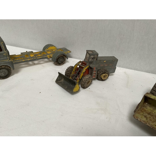 45 - QTY OF VINTAGE LORRIES AND DIGGERS TO INCLUDE DINKY, TONKA AND TRIANG