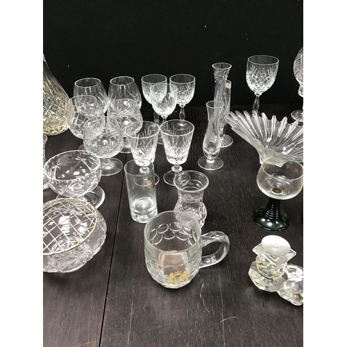 75 - 2 BOXES OF GLASSWARE TO INCLUDE GLASSES, VASES ETC