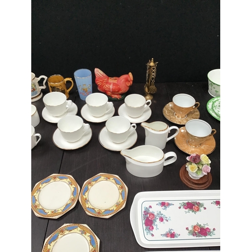 79 - BOX OF CHINA TO INCLUDE WADE BELL, BUCKINGHAM PALACE SOUVENIR TANKARD, COALPORT POSY ETC