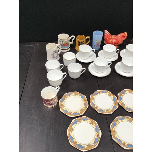 79 - BOX OF CHINA TO INCLUDE WADE BELL, BUCKINGHAM PALACE SOUVENIR TANKARD, COALPORT POSY ETC