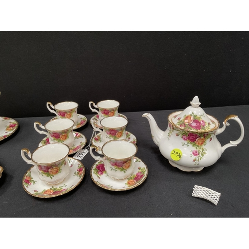 155 - ROYAL ALBERT COUNTRY ROSE PATTERN CHINA TEA SERVICE - APPROX 36 PIECES