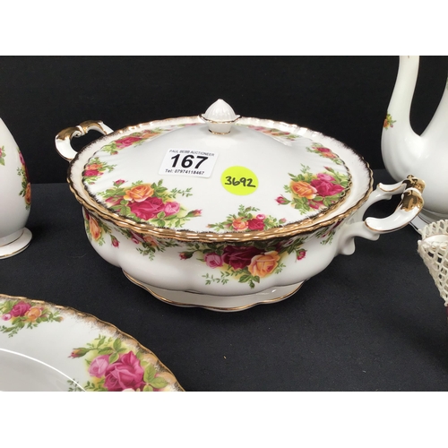 167 - LARGE ROYAL ALBERT COUNTRY ROSE DINNER AND TEA WARE - APPROX 44 PIECES