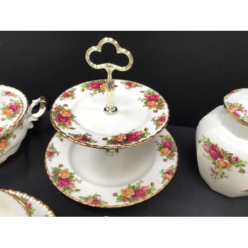 167 - LARGE ROYAL ALBERT COUNTRY ROSE DINNER AND TEA WARE - APPROX 44 PIECES