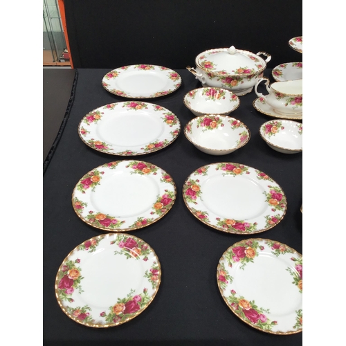 167 - LARGE ROYAL ALBERT COUNTRY ROSE DINNER AND TEA WARE - APPROX 44 PIECES