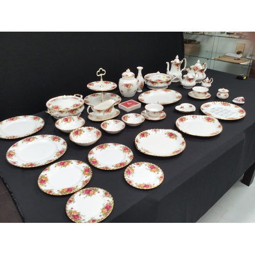 167 - LARGE ROYAL ALBERT COUNTRY ROSE DINNER AND TEA WARE - APPROX 44 PIECES