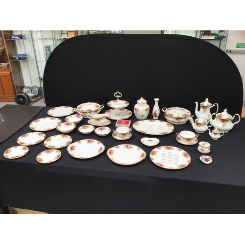 167 - LARGE ROYAL ALBERT COUNTRY ROSE DINNER AND TEA WARE - APPROX 44 PIECES