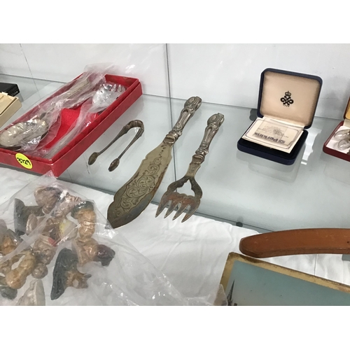 168 - QTY OF COLLECTABLES TO INCLUDE - WADE WHIMSIES, QTY OF PENKNIVES, CUTLERY, RINGS, ETC