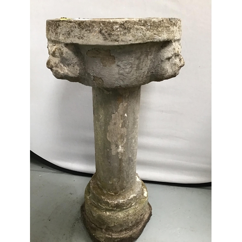 177 - GARDEN PEDESTAL BIRD BATH DECORATED WITH LIONS HEADS - H 30