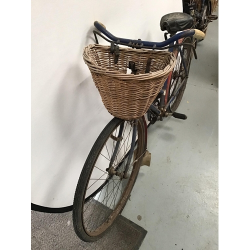 218 - VINTAGE LADIES CYCLE WITH WALK THROUGH FRAME AND SHOPPING BASKET TO FRONT