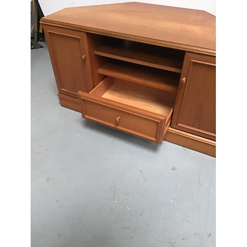 235 - STAG SANDRINGHAM RANGE CORNER FLAT SCREEN TV STAND - H21