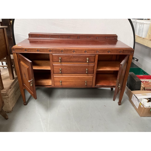 250 - EDWARDIAN MAHOGANY SIDE BOARD WITH 3 CENTRE DRAWERS FLANKED BY 2 DOORS - H41