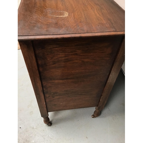 292 - VINTAGE OAK 2 OVER 2 BEDROOM CHEST (FORMERLEY A DRESSING TABLE) - W33