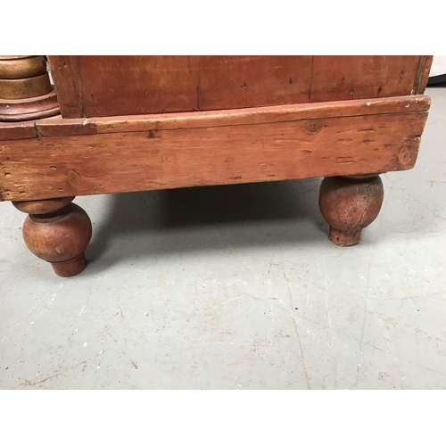 298 - VICTORIAN PINE BEDROOM CHEST WITH BOBBIN DECORATION ON TURNED FEET - H53