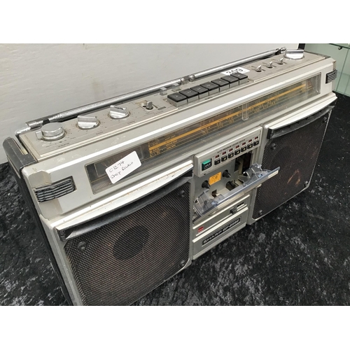 309 - SHARP RADIO CASSETTE GF 8585