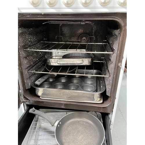 325 - LEISURE VICTORIANA FOUR BURNER GAS COOKER WITH OVERHEAD GRILL